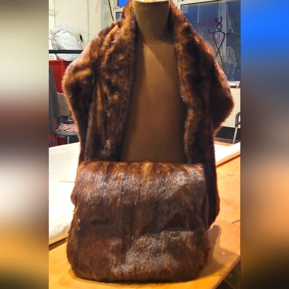 Vintage women's 50s, 60s  luxury genuine fur fancy shawl with hand muff - Picture 1 of 13